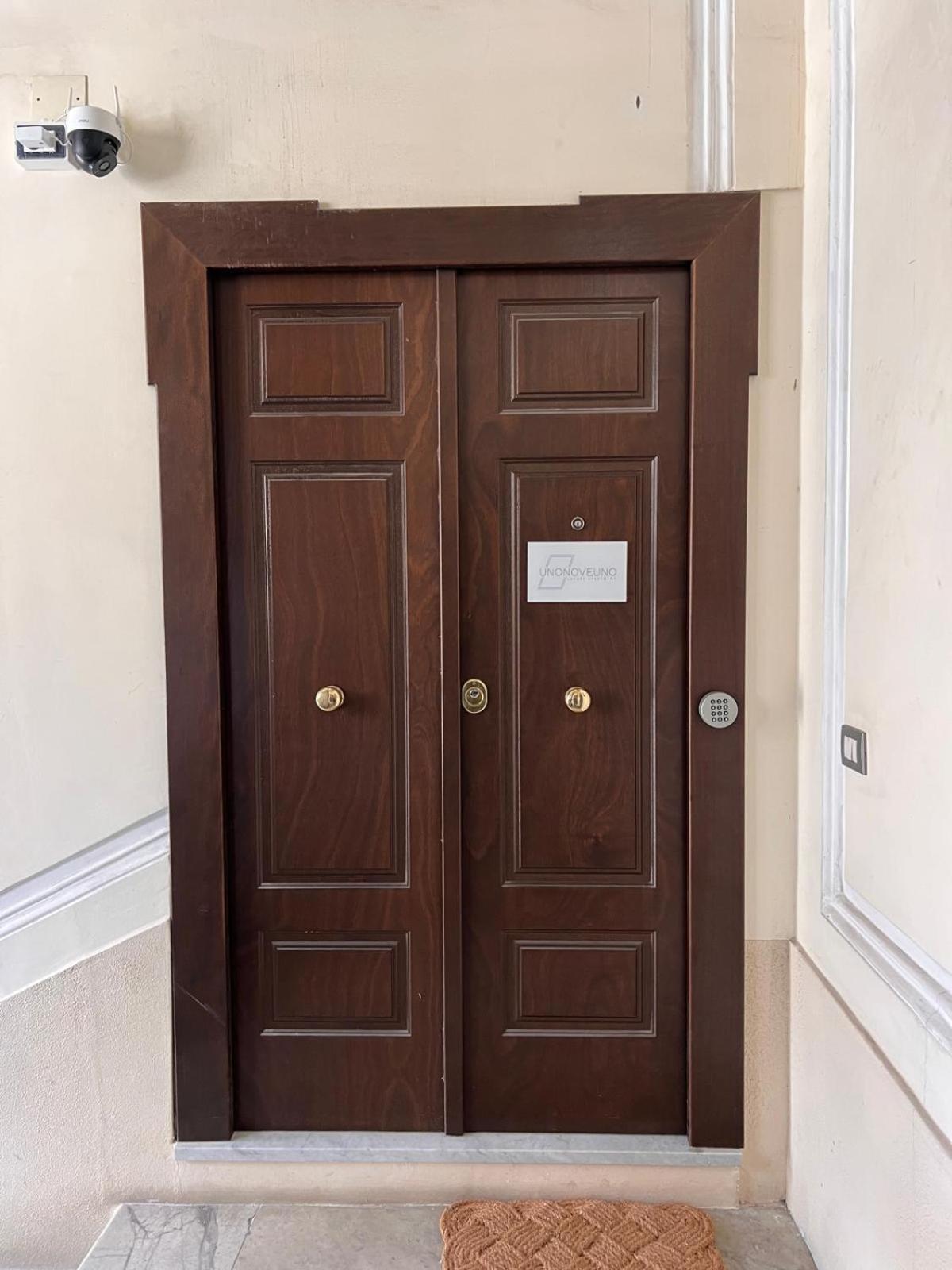 Unonoveuno Luxury Apartment Naples Exterior photo